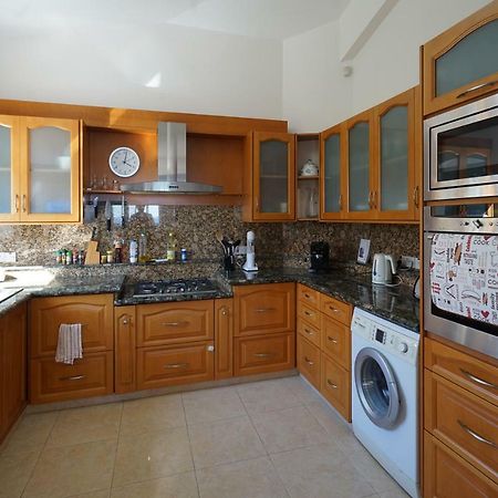 Unforgettable Family Escape - Cliffside Villa With Panoramic Sea Views And Kid-Friendly Private Pool Pissouri Exterior photo
