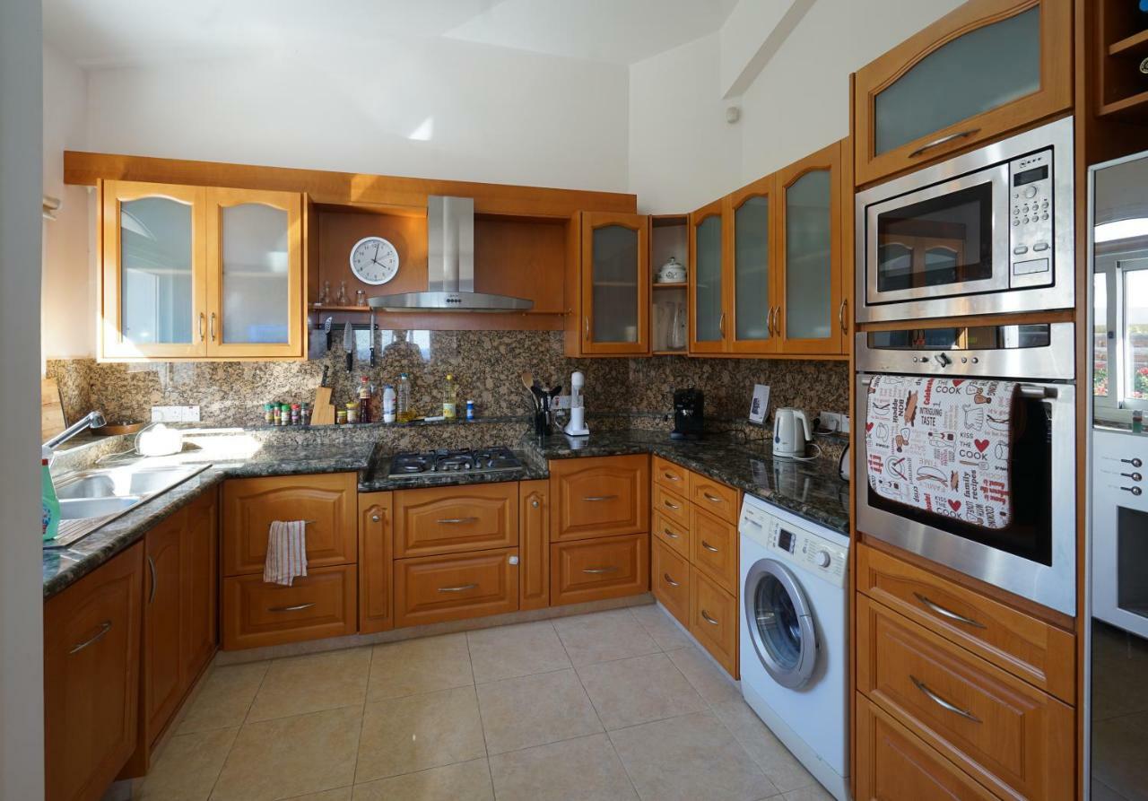 Unforgettable Family Escape - Cliffside Villa With Panoramic Sea Views And Kid-Friendly Private Pool Pissouri Exterior photo